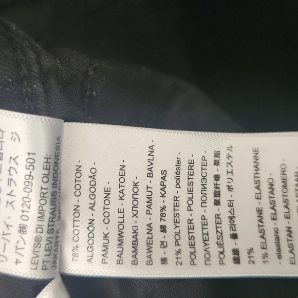 Levi's 724 High Rise Straight Cropped Jeans - Picture 7 of 7